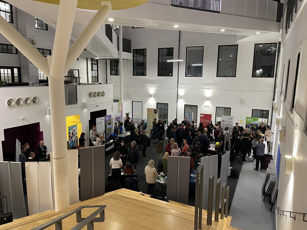 MarrColOfficial's tweet photo. Packed out Careers and Options evening for new S3 to S6 with over 50 stall holders sharing information and advice on careers and pathways. #Ambition #Pathwaysplanning 💜💛 https://t.co/Z1q1hdf9ng