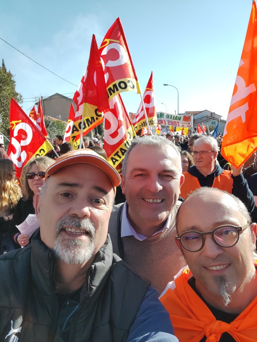Jeanmarc81J's tweet photo. Aujourd'hui grosse manifestation et énormément de monde à Albi . https://t.co/WjvVg6Xbn9