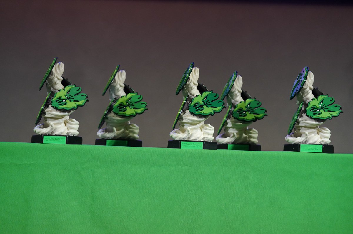 La #RevoluciónVerde es una realidad en marcha. Somos la primera comunidad en aprobar un Plan de Acción por el Clima para reducir un 41% los gases de efecto invernadero.

Sumamos todos los andaluces.

Felicidades a los galardonados en los Premios Andalucía de Medio Ambiente. #PAMA