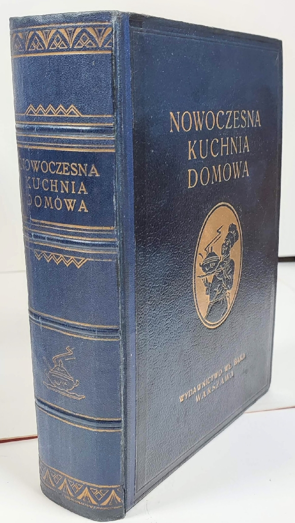Atticus_pl's tweet photo. Introducing Polish cookbook "Modern Home Kitchen. The latest guide in the culinary arts... " from 1939.
https://t.co/9MHNFr6x0w
#ilustracja #kuchnia #kulinaria #książkakucharska #poradniki #gallery #cookbook #books #kitchen #guide #culinary #illustration #Poland #polishkitchen https://t.co/g6i8bIZ322