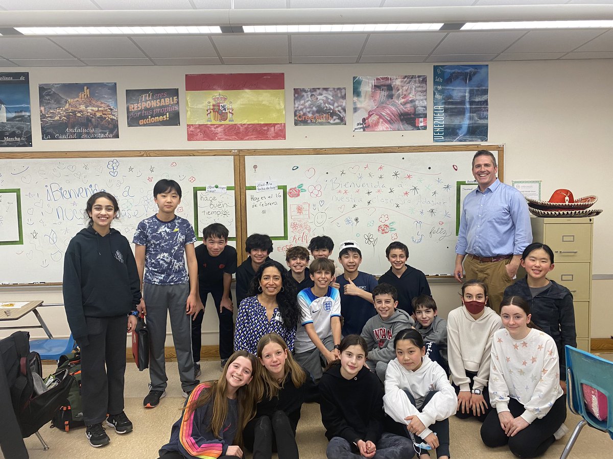 srstevejackson's tweet photo. Butler 7 students enjoyed a visit today from Mrs. Adashek, a parent in our community with Ecuadorian heritage. She taught us about the country, her favorite things in life, and brought in plantain chips to share!  Thank you! #scarsdalewl #scarsdalemspride https://t.co/Ks7OLO5NVQ