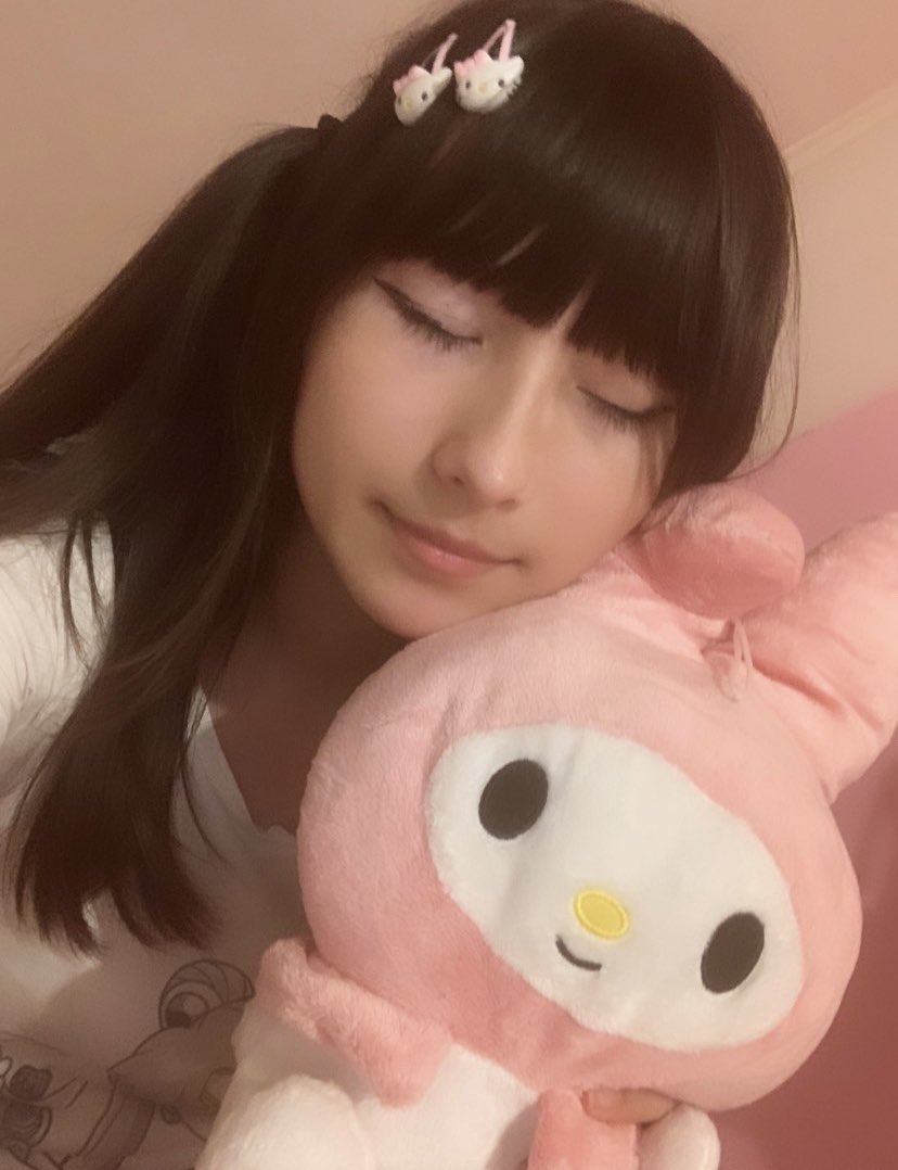 TrentSam_'s tweet photo. These types of girls have my heart #kawaii #weeb #gamergirl #Gamerbabe #HelloKitty #Sanriogirls #otakugirl https://t.co/ktHKM17Vjk
