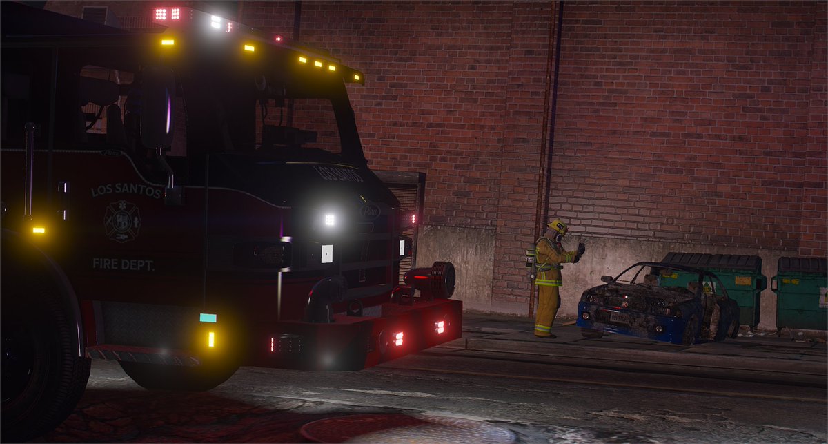 DOJRP_Updates's tweet image. Early this morning, #LSFD was dispatched to a vehicle fire underneath a bridge. On Arrival, LSFD saw a fully engulfed vehicle that had spread to the dumpsters behind it. Crews contained the blaze and have since deemed the scene safe. Investigation is still ongoing. #DOJRP

.100