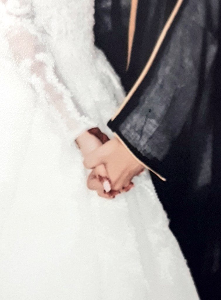IDrewwsh's tweet photo. ١٧ | فبراير ..
6 | year ..

عام جديد من عمري معك ،
هنيئا لروحي بك ♥️💍 https://t.co/DNJLeKMIKI