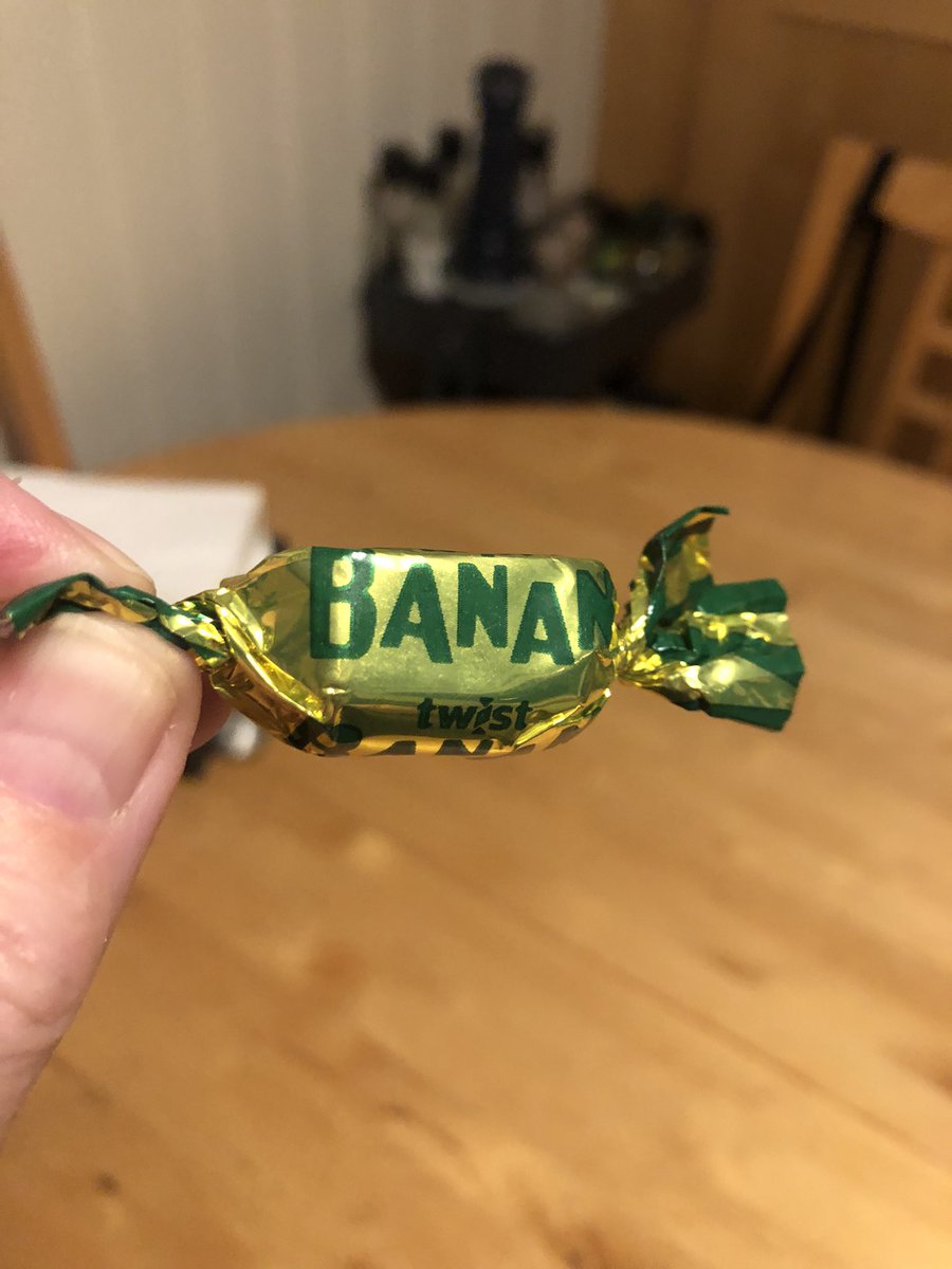 HilfosFosn's tweet photo. @piarnning Min mann fant i kveld to av disse i en jakke som hadde hengt en stund. Han tok den ene - men sparte den andre til meg ❤️ https://t.co/Bqi9n91OzP
