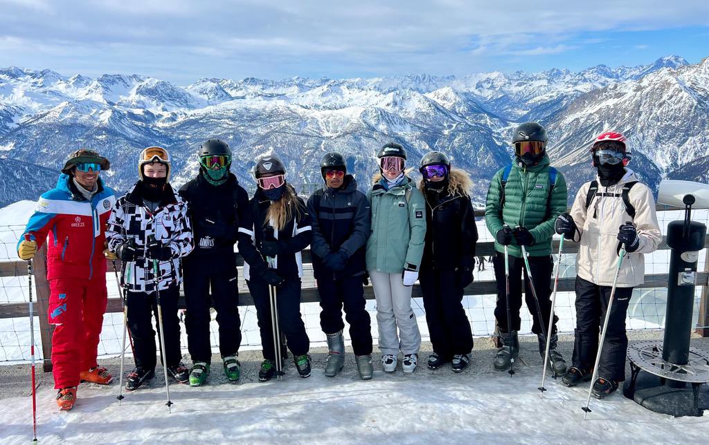 HUpperSVisits's tweet photo. Day 4 skiing completed. Students progressing on the slopes in the amazing sun, followed by some friendly competition at the bowling alley 🎳 🇮🇹⛷
#harlingtonupperschool #italy2023 #harlingtonupperschooltrips #italianslopes2023 #harlingtonupperschoolbowling #bowling https://t.co/sYMFVHSGDd