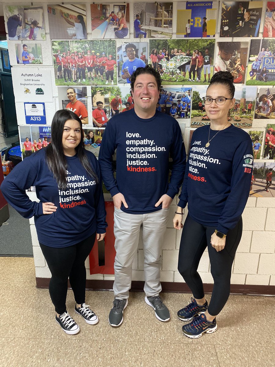 autum915's tweet photo. @BinghamtonCSD  BHS Liberty students deliver random acts of kindness to BHS staff, faculty, teachers, and students today in honor of tomorrows National Random Acts of Kindness Day 2023. @Kevin_Richman @nmatz10 @sfiorini28 https://t.co/D7WoULY2xk