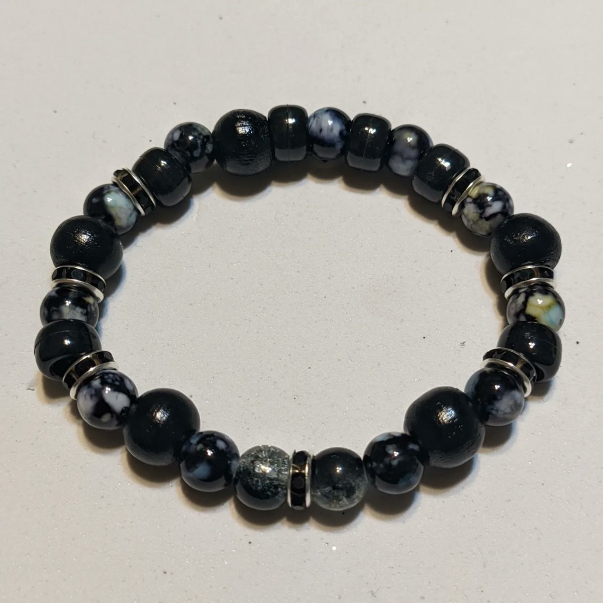 littleshoes08's tweet photo. Took a break on making bracelets due to taking care of my mom. But I'm at it again. 😊📿 #soothesmysoul #calmsmyanxiety #funhobby #braceletMaking https://t.co/e1ve9ChtGp