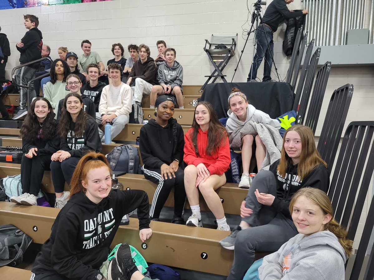 OakDufour's tweet photo. Good luck to all of our Spartans competing in the MIAA Division 5 State Championship meet tonight! Live stream at https://t.co/8taVeHAves #oakmontindoortrack @ORHSAthletics @OakmontRegional @gardner_news https://t.co/VEKuHSoioL