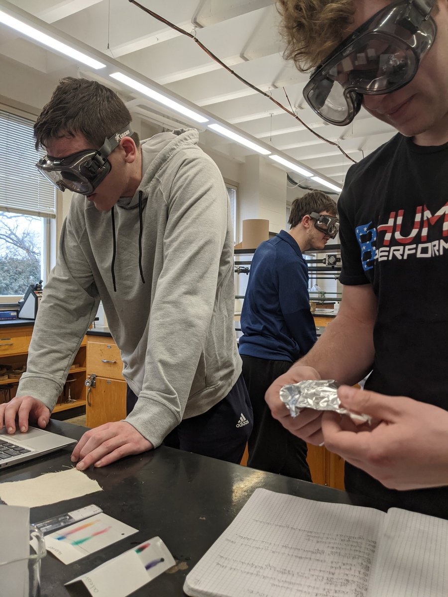 Loras College Chemistry tweet media