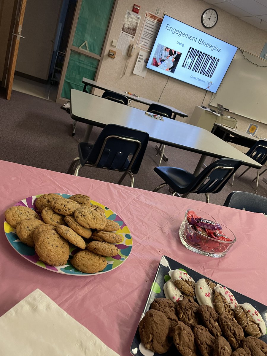 chaaven's tweet photo. .@southms_gf Ts are learning about #EduProtocols today. #FastandCurious #RePuzzler #CarlasCookies HT @quizizz https://t.co/tw89bCS5dM