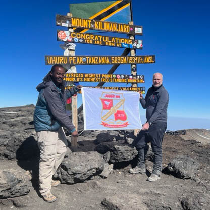Official_STFC's tweet image. He's made it ⛰️

Martin Palmer from Imagine Cruising has reached the top of Mount Kilimanjaro, marking the achievement by displaying his Swindon Town flag!

Take it steady coming back down Martin, and we can't wait to hear your story when you return!

#STFC 🔴⚪️ | @AuroraBreast