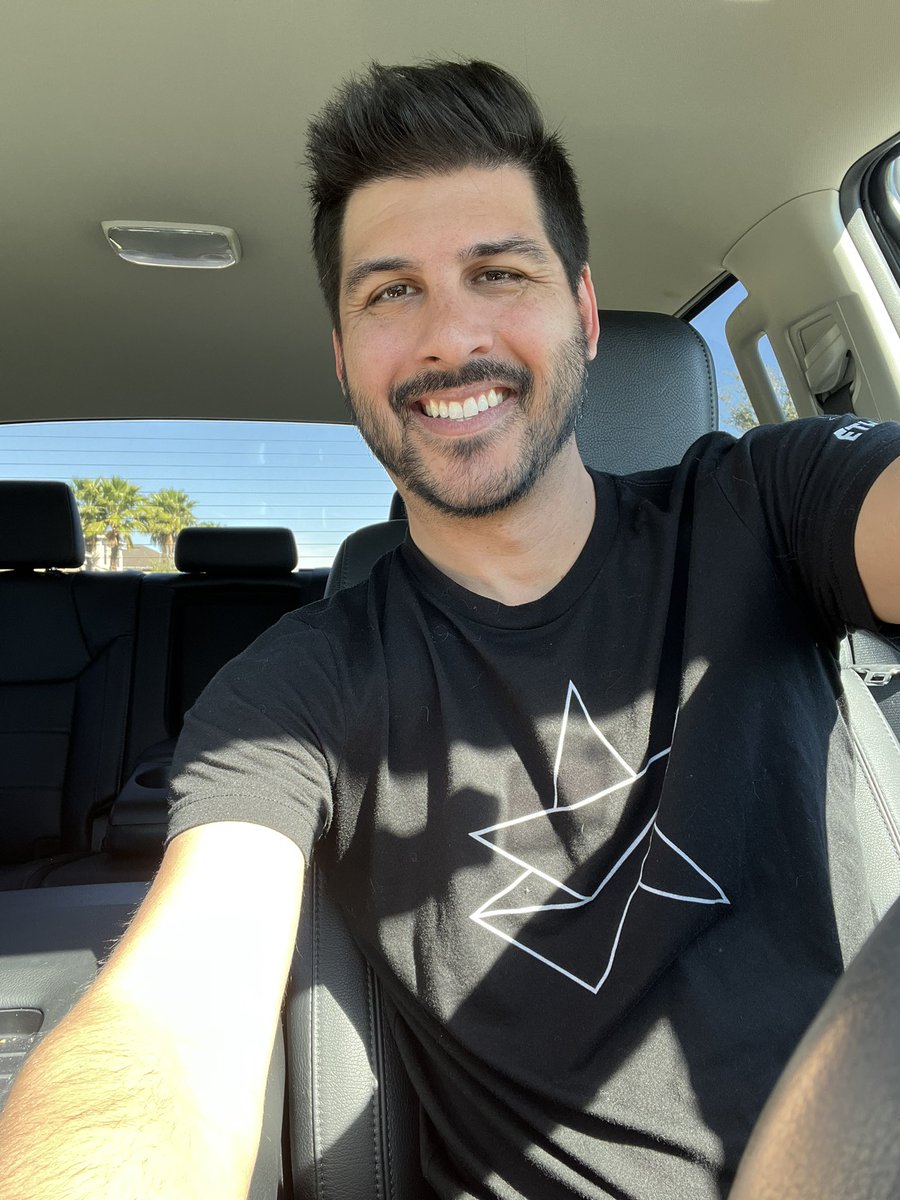 Web3 friends!! Happy Thursday 🎉☀️ Rocking my @ETHJETS shirt today! Come hangout in Discord with us!