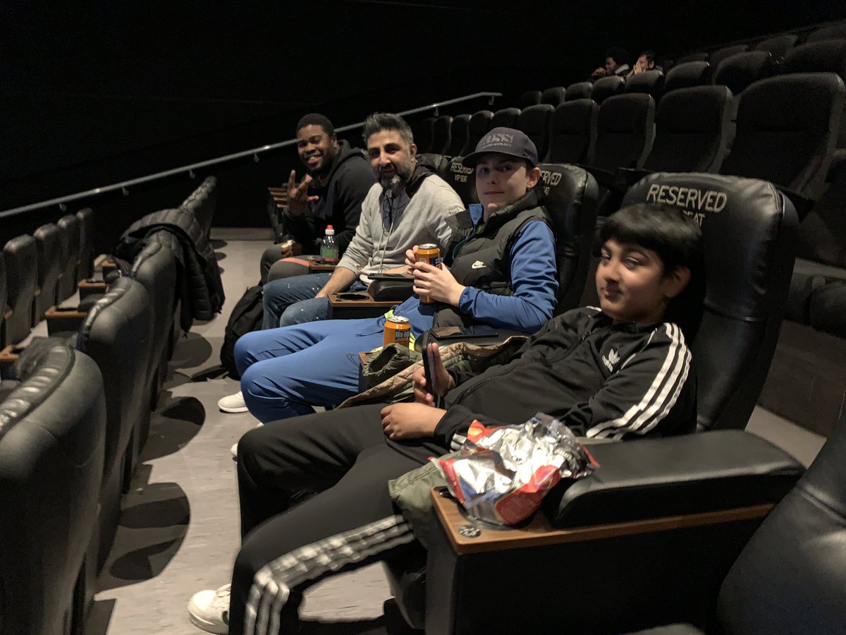 HaiLe2610's tweet photo. First time watching
@ManUtd on a cinema screen!
@FCBarcelona Vs #ManUtd
@EuropaLeague
#BarcaMUFC #BARMNU https://t.co/xITzF8jOA5