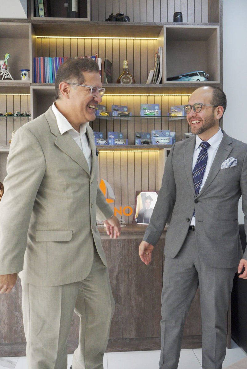 EcuaSigad's tweet photo. Nuestro Gerente Regional @_alepino con Rene Santiago Lozano Robles en una visita a la compañía Lozano Asesores en Quito.
#EcuaSIGAD #Importline https://t.co/B6S7OTt5d7