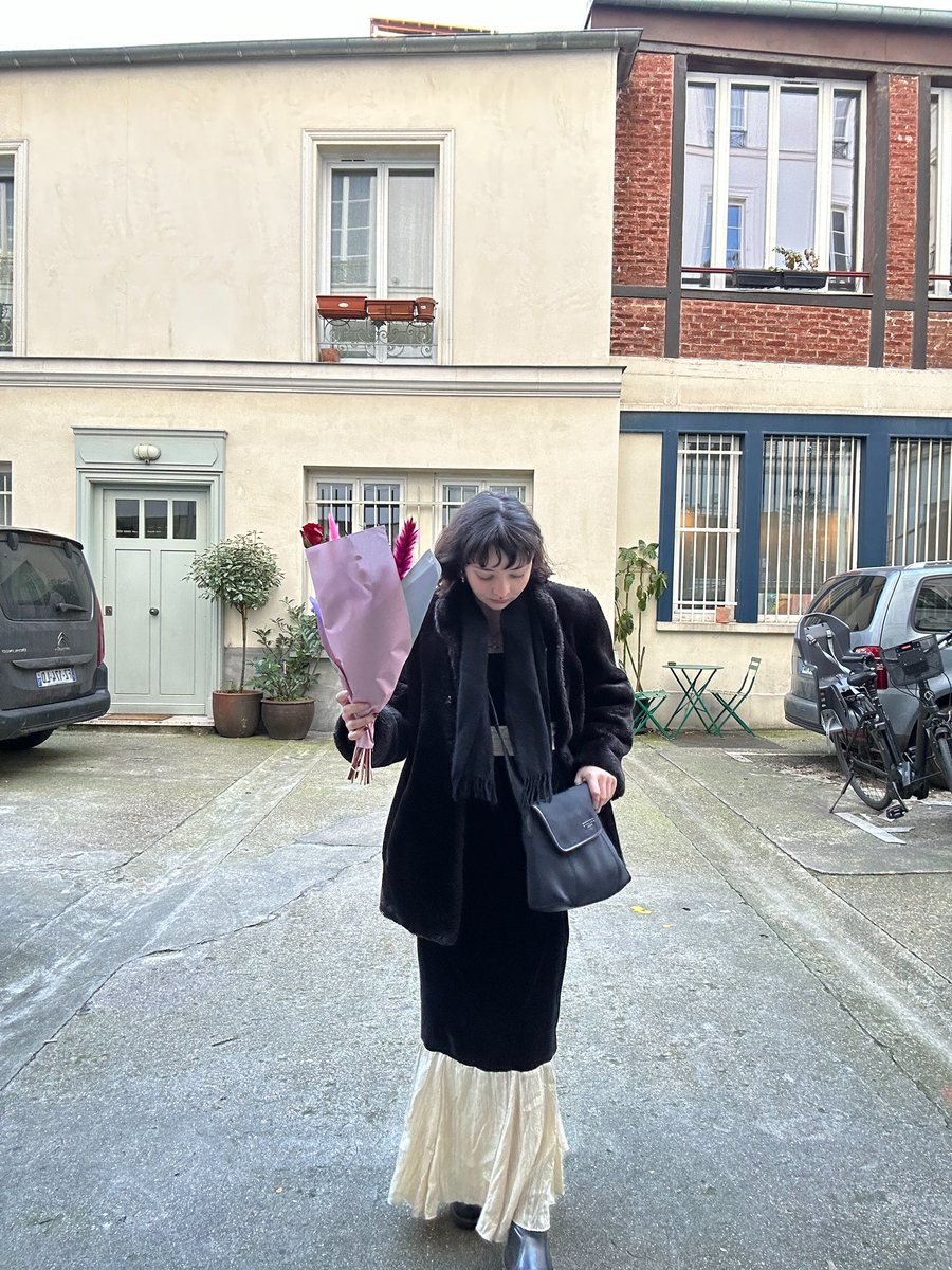 soymilk4ever's tweet photo. in paris https://t.co/gYvJ4xuAGq