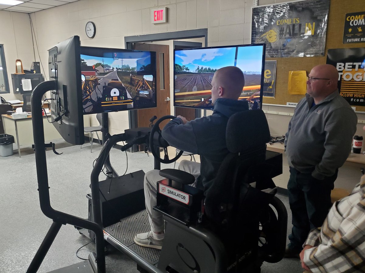 Todd from FS brought in a field sprayer simulator they use to train employees, and students had a chance to run it the past few days. Some pretty cool technology, and had some students inquire about this as a possible career. #BCLUW