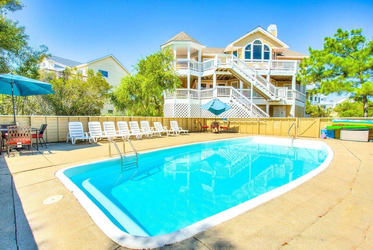 SeasideVacation's tweet photo. Say hi to VICTORIAN FAN TA SEA, a DOG-FRIENDLY, 5-bedroom, Outer Banks Vacation rental in Corolla. 
BOOK NOW: https://t.co/Ikz0PYFJoQ
😎 5-Bedroom, Oceanside, In Corolla
🐶 Dog-Friendly
😎 Private Pool
😎 Hot Tub
😎 Game Room With Pool Table
#outerbanks #iloveobx #obx #vacation https://t.co/RYTdd4IkGf