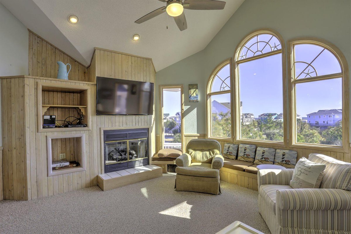 SeasideVacation's tweet photo. Say hi to VICTORIAN FAN TA SEA, a DOG-FRIENDLY, 5-bedroom, Outer Banks Vacation rental in Corolla. 
BOOK NOW: https://t.co/Ikz0PYFJoQ
😎 5-Bedroom, Oceanside, In Corolla
🐶 Dog-Friendly
😎 Private Pool
😎 Hot Tub
😎 Game Room With Pool Table
#outerbanks #iloveobx #obx #vacation https://t.co/RYTdd4IkGf