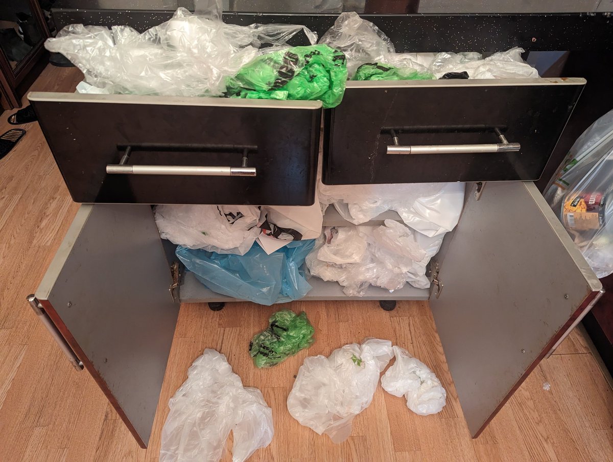 Naməlum birjadan aldığım shit coin Binance platformasında satışa çıxandan sonra mən: