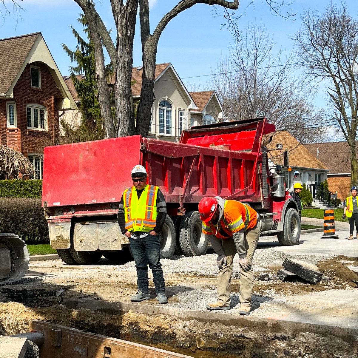 KAPPinfra's tweet photo. *Spoiler Alert* Here's a #ThrowbackThursday of the KAPP team during a job site in the summer. https://t.co/BKPVmkSmbF