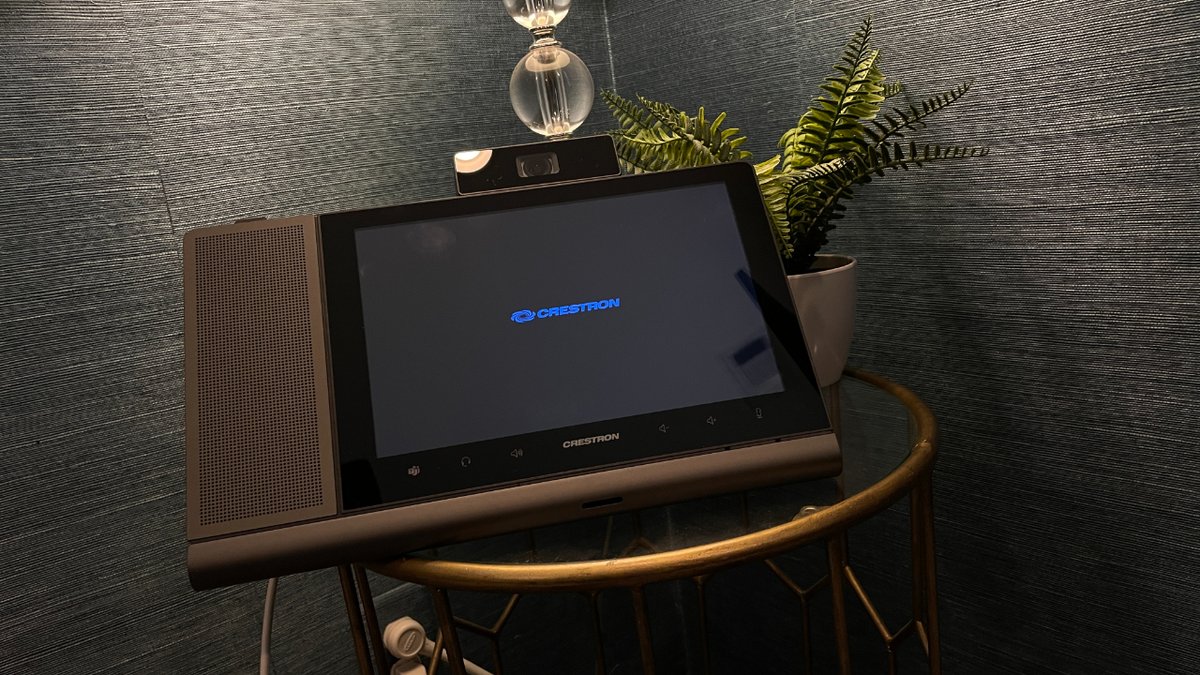 craigdurr's tweet photo. My friends at @Crestron were kind enough to let me test their Crestron Flex Display for @Microsoft Teams. This slick video phone was released in May of 2022 and started shipping in Sept.
Combined with recent #TeamsDisplay update for hotdesking = a win for Hybrid work. https://t.co/NlWoDQWUfm