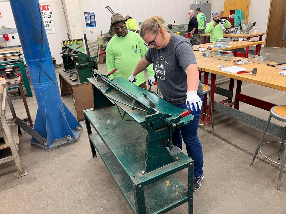 MissouriWorks's tweet photo. More hands-on experience in the field for our Springfield &amp; St Louis Pre-Apprenticeship students! Thanks to @sheetmetal36 &amp; @BACADCSTL for letting us explore careers in your trades. https://t.co/MjO3jW4Ry5