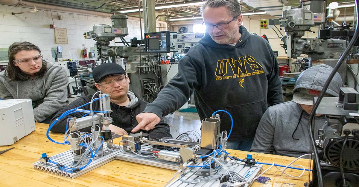mfgeducation's tweet photo. SME-EF is partnering with @georgiadeptofed to provide manufacturing education to high school students across the state! $4.5M will be provided to 12 Georgia schools to assist in implementing our SME PRIME program in the 23-24 school year.

Read more: https://t.co/0cGySHZQys https://t.co/1xph4Vjipz