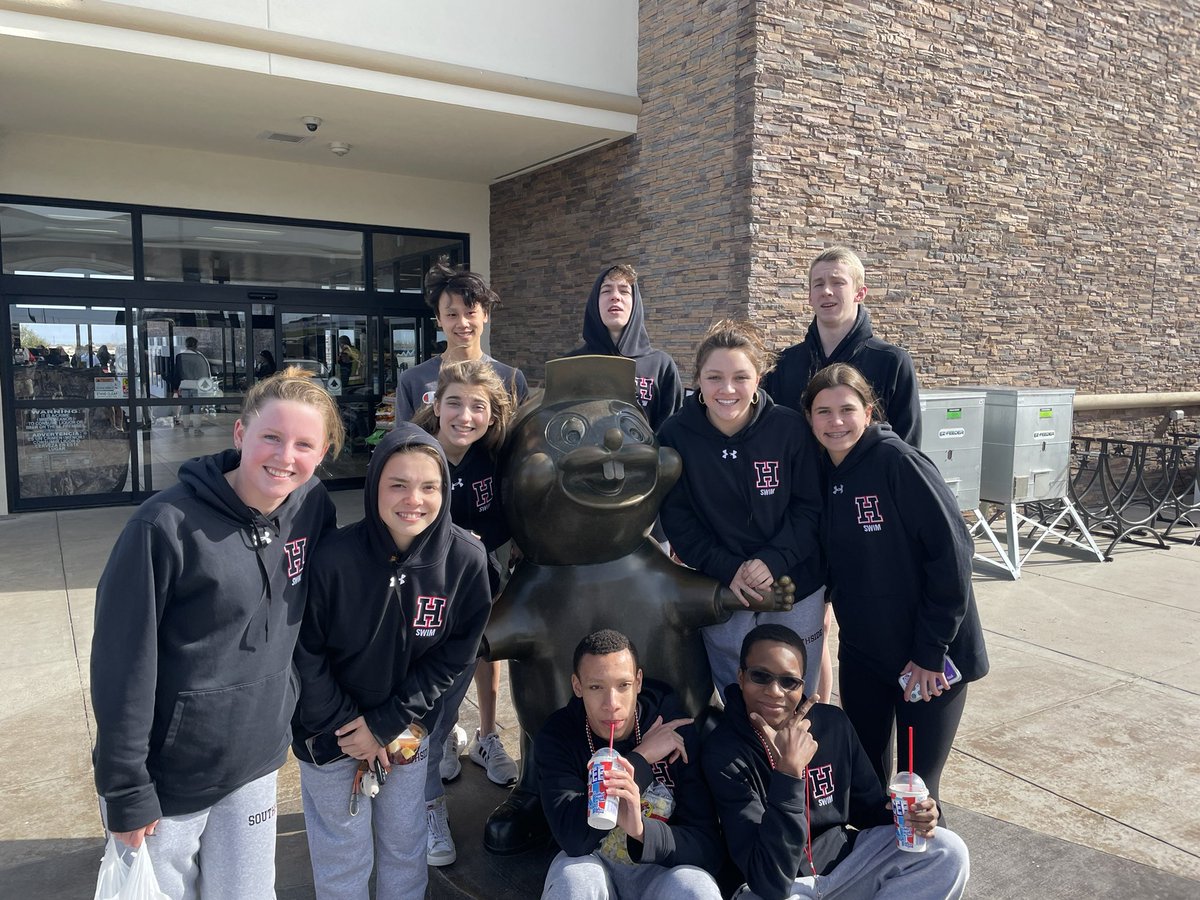 Buc-ees with the crew! 

Pit stop before the racing begins tomorrow morning 

#WTD

<a href="/RISDAthletics/">Rockwall ISD Sports Marketing</a> <a href="/RHHSHawks/">Rockwall-Heath HS</a> <a href="/ROCOgameday/">TXHS Sports Media LLC</a>