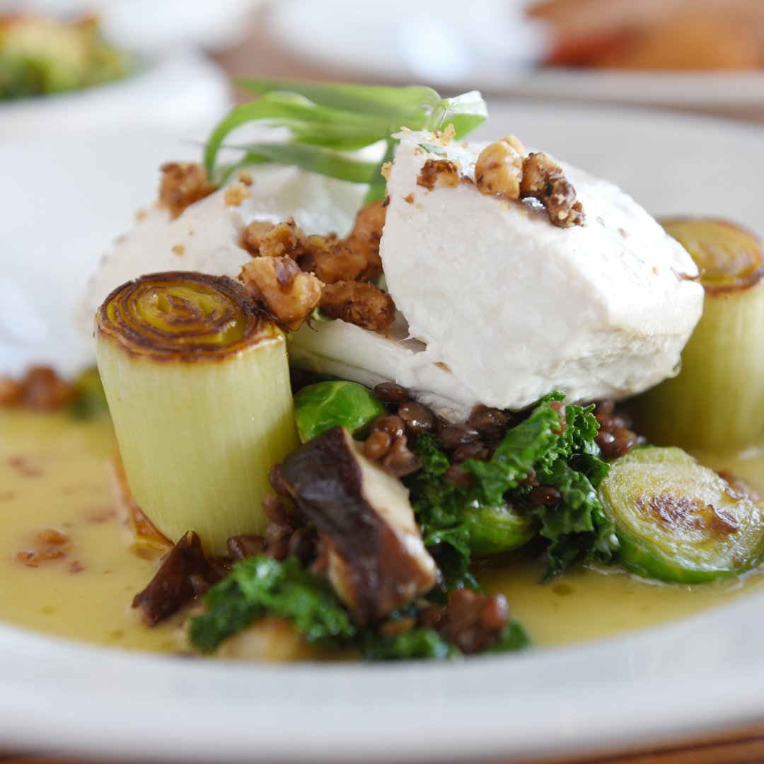 PelicanOttawa's tweet photo. Some things don’t last forever. Make sure to try some of our delicious seasonal dishes before it's too late! For example, our Blacks Harbour Salmon Fillet served with a Beetroot Puree and our Wild Halibut Fillet Poached in a Tarragon, Mushroom &amp; Leek Broth! https://t.co/gkO6BqwiPj