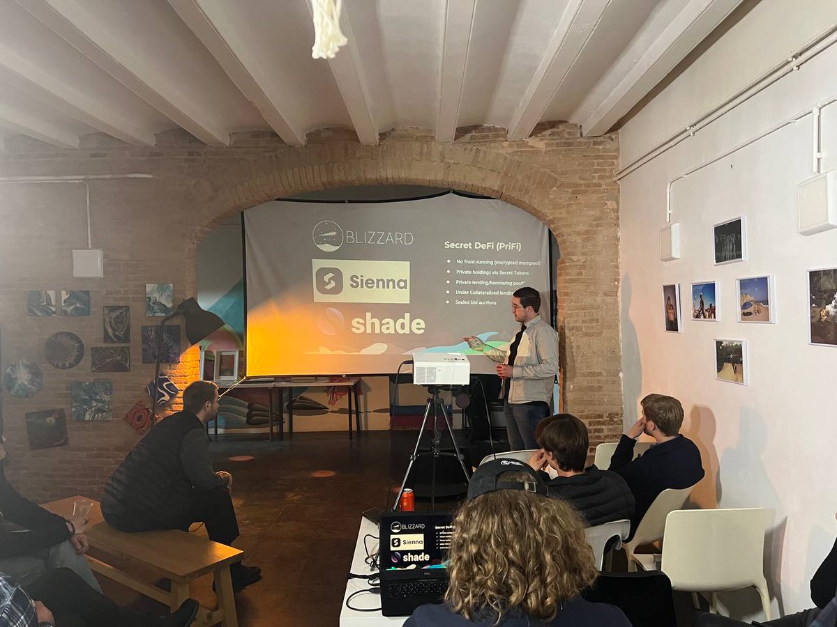 Spotted 📸: <a href="/ertemann/">Ertemann 🐝 | Lavender.Five Nodes</a> of @SCRT_Agency giving a presentation about <a href="/SecretNetwork/">Secret Network</a> #DeFi at <a href="/EBlockchainCon/">European Blockchain Convention</a> 🇪🇸

$SIENNA $SNO $SHD $SCRT 

#EBC23 #IBCGang #MEV #Privacy