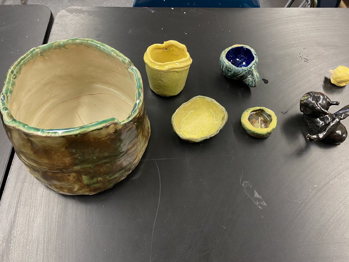 #fortgreeneprep beautiful pottery created at our family pottery workshop series! ⁦@CEC13Brooklyn⁩ ⁦⁦@nycoasp⁩ #fgpabk #artsinschool