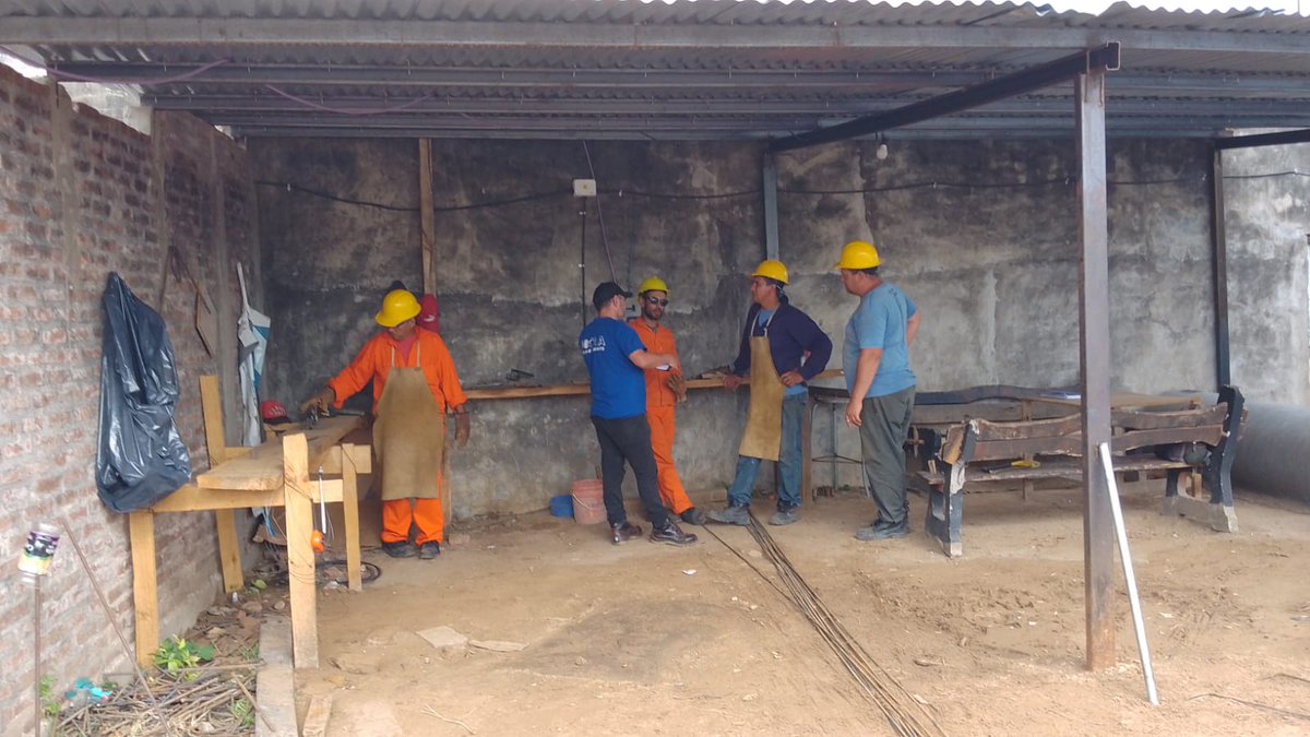 lajuuocrachaco's tweet photo. Hoy en el día jueves continuamos trabajando con el recorrido por distintas obras donde llevamos adelante nuevas afiliaciónes sindical. 📋✍️👷‍♂️👷‍♀️
#GERARDO CONDUCCIÓN 
#ARIEL LEDESMA SEC.GENERAL 
#UOCRA SECCIONAL CHACO https://t.co/LdmJyJWHSP