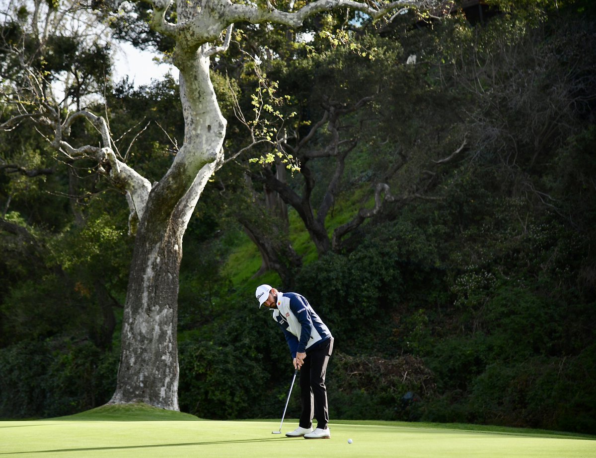 Former Cal star @maxhoma23 fires a blistering 7-under 64 on and was the early leader in the clubhouse at The Genesis Invitational. @collin_morikawa just getting started. Story to come: https://t.co/wkCJjXeScR