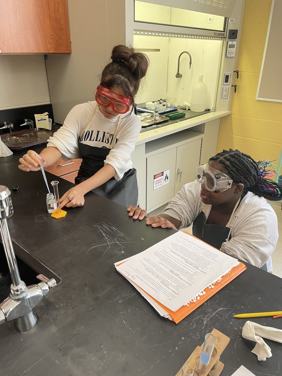 leesmith_330's tweet photo. Well it was back to high school (for the day!) I had the joy of shadowing Emily today! ✅ part of a chemistry experiment ✅ called to the office ✅ met some amazing students #shadowastudent @RavennaSupt @rhsduncan @RavennaHSRavens https://t.co/8QB93ie8e4