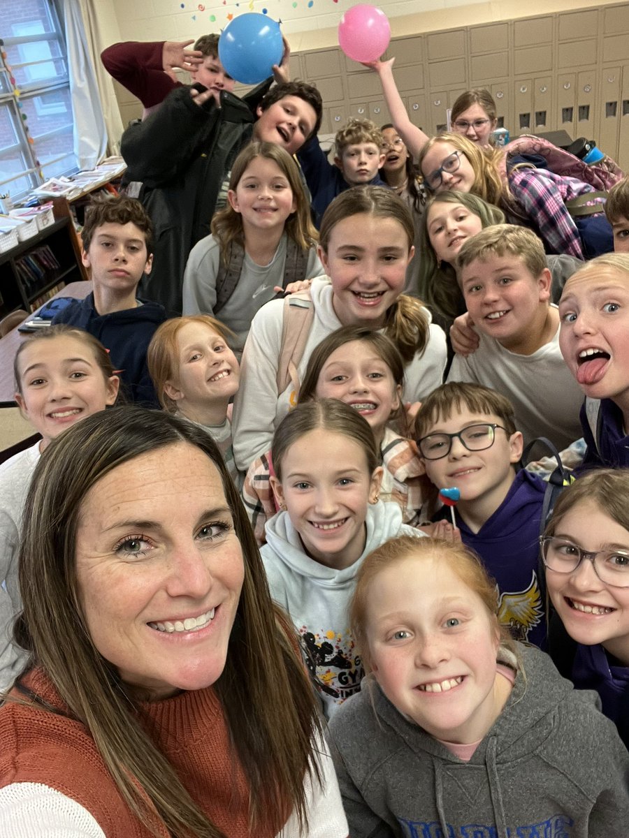 MrsTaylor1721's tweet photo. These people sure made the first day back at school after maternity leave much easier than I expected! Some of my favorite things, a welcome back party, and lots of catching up made for a truly great day to be a Sage! https://t.co/EYp6sDLybP