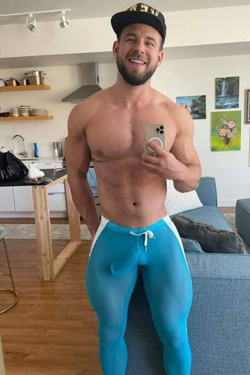 FpHjNrAXgAIXQ7d?format=jpg&name=medium