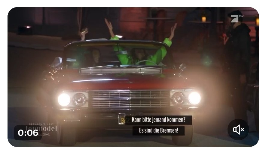 PaganiniClaudia's tweet photo. Posing vor und mit Oldtimern. Brauchen wir 2023 wirklich noch PKW-Nostalgie? #GNTM23 #norolemodel https://t.co/DKEkcTgkZn