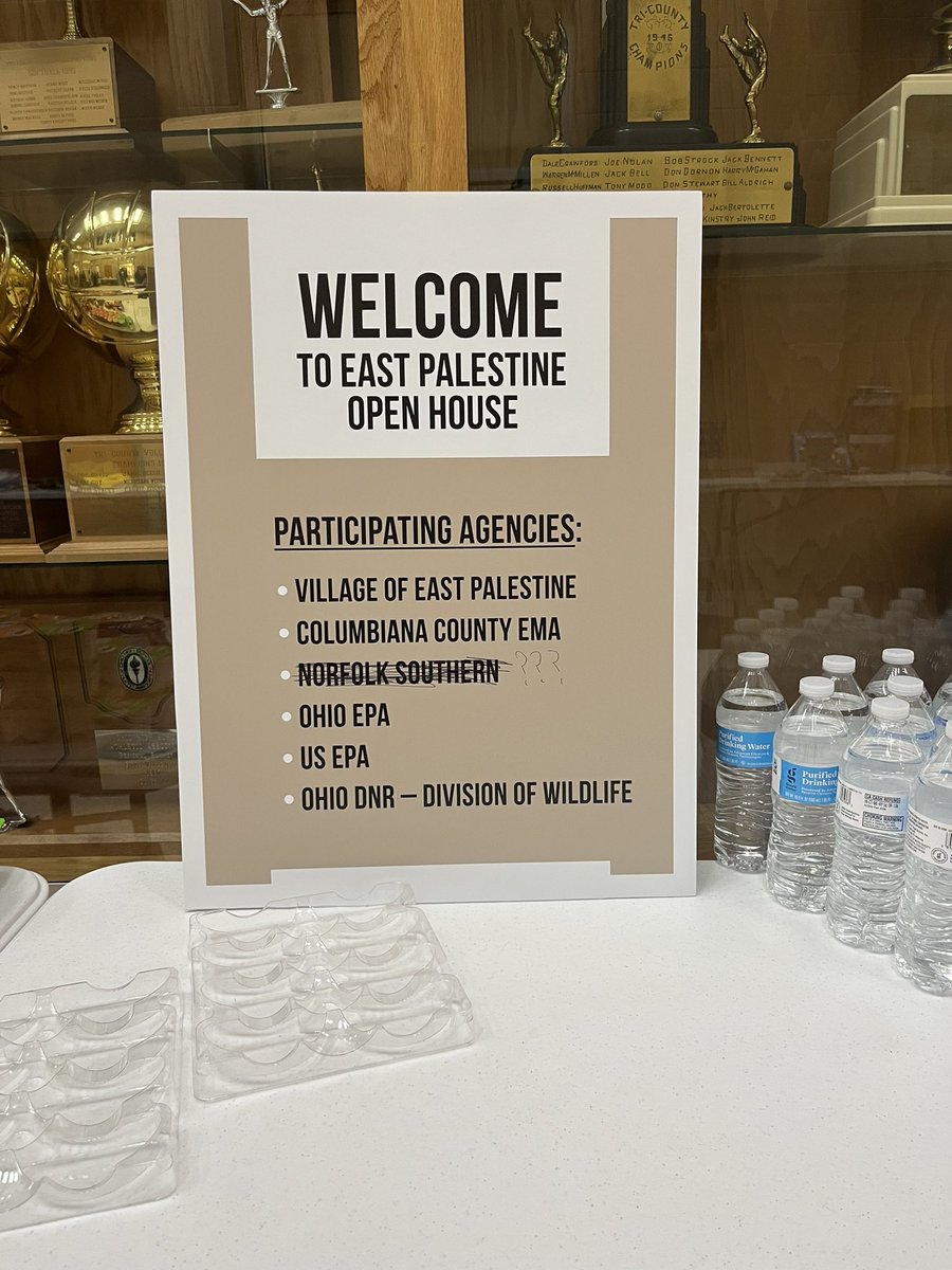 I was going to ask Norfolk Southern executives to drink the water in East Palestine high school, but the executives didn’t show up (because they didn’t feel safe) and the water fountains in #EastPalestine high school look like this.