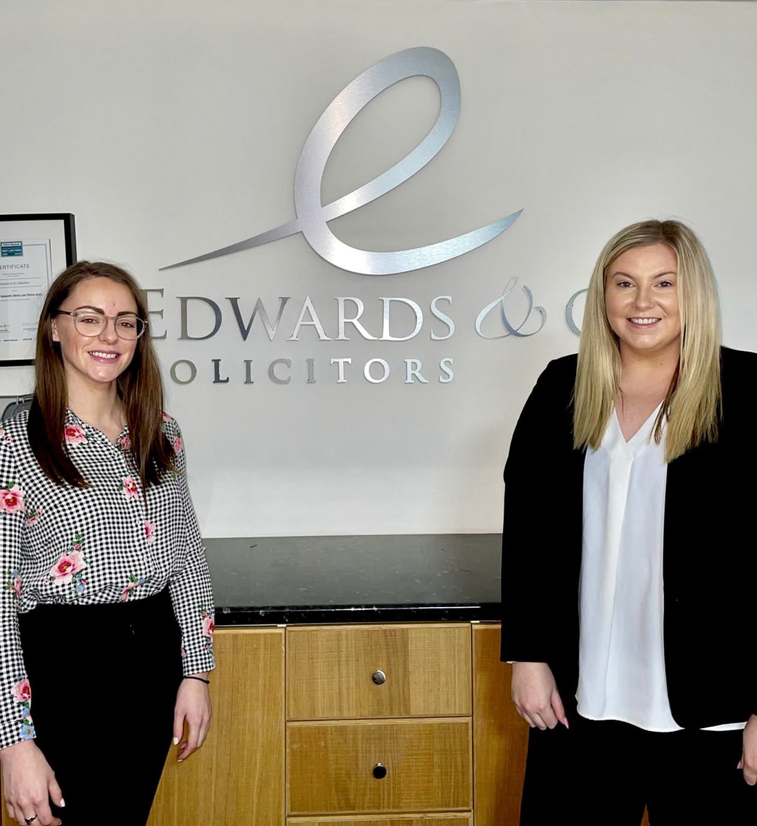 EdwardsandCo_'s tweet photo. Congratulations to Hannah and Rachel who both obtained distinctions in their Institute of Professional Legal Studies exams. We are very proud of them both #BelfastHour #Triovia https://t.co/a8s30hPMSn