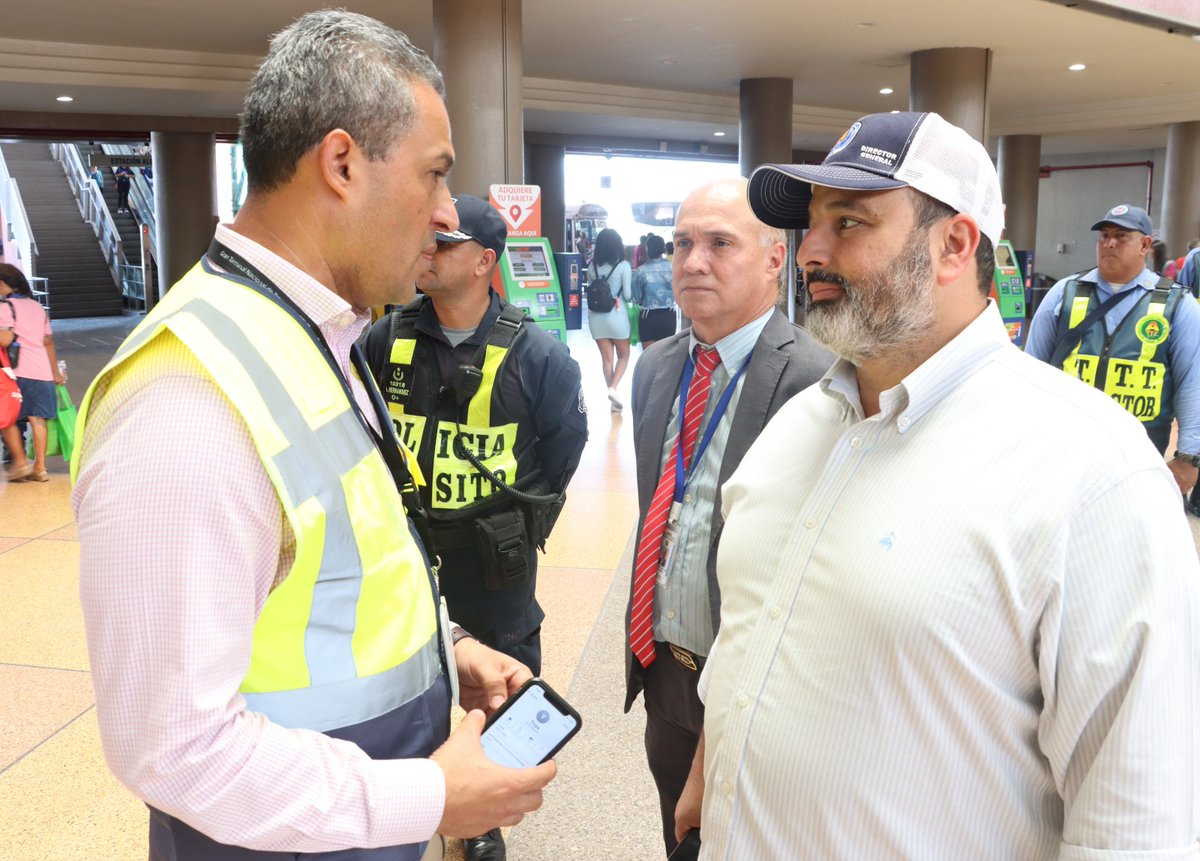 Con el fin de garantizar una movilidad segura durante las fiestas de carnaval, se realiza operativo en la Terminal de Albrook, fiscalizando que los transportistas porten en regla toda la documentación pertinente y las unidades de transporte se encuentren en perfectas condiciones.
