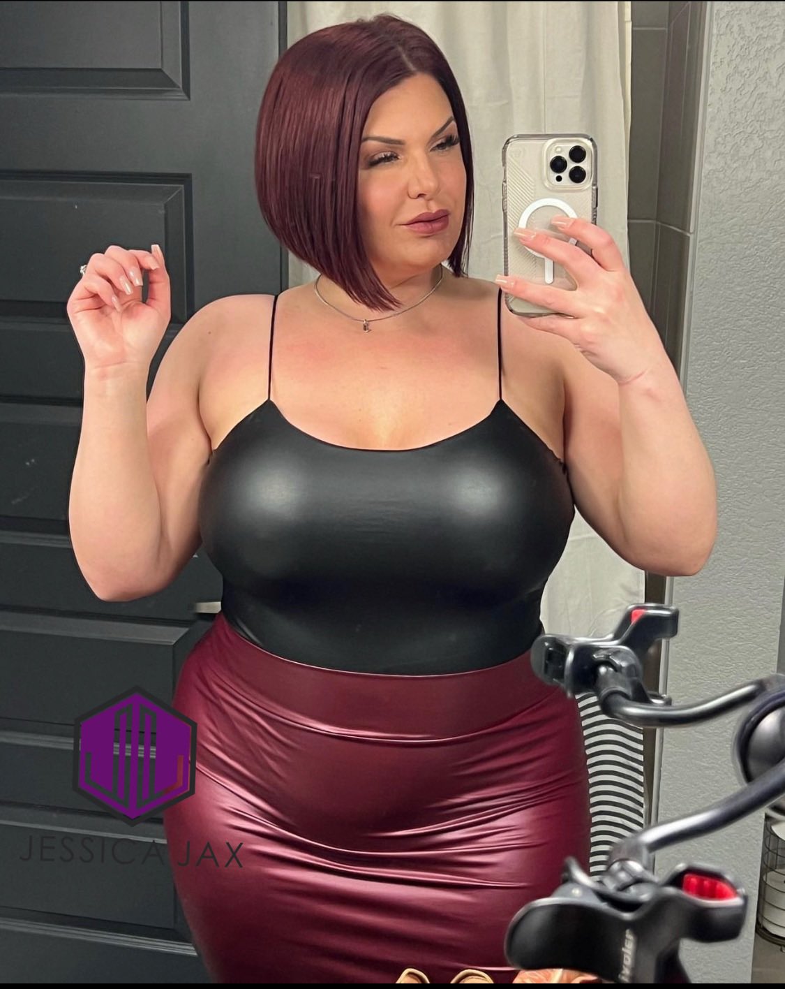 Jessica Jax on X: Cum say hi…Ducking autocorrect…wait thats right! 😂❤️😈  t.coPsuiqPA6kM  X