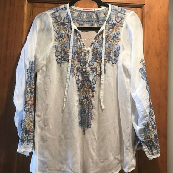 lschuster17's tweet photo. So good I had to share! Check out all the items I'm loving on @Poshmarkapp from @mztbaby #poshmark #fashion #style #shopmycloset #jessicasimpson #johnnywas #shein: https://t.co/1U8fqKIKYL https://t.co/7wq2gg1pKw
