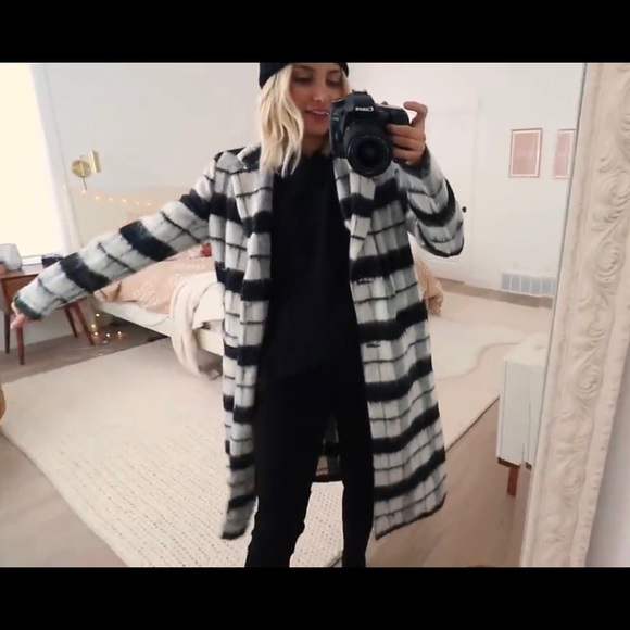 lschuster17's tweet photo. So good I had to share! Check out all the items I'm loving on @Poshmarkapp from @mztbaby #poshmark #fashion #style #shopmycloset #jessicasimpson #johnnywas #shein: https://t.co/1U8fqKIKYL https://t.co/7wq2gg1pKw