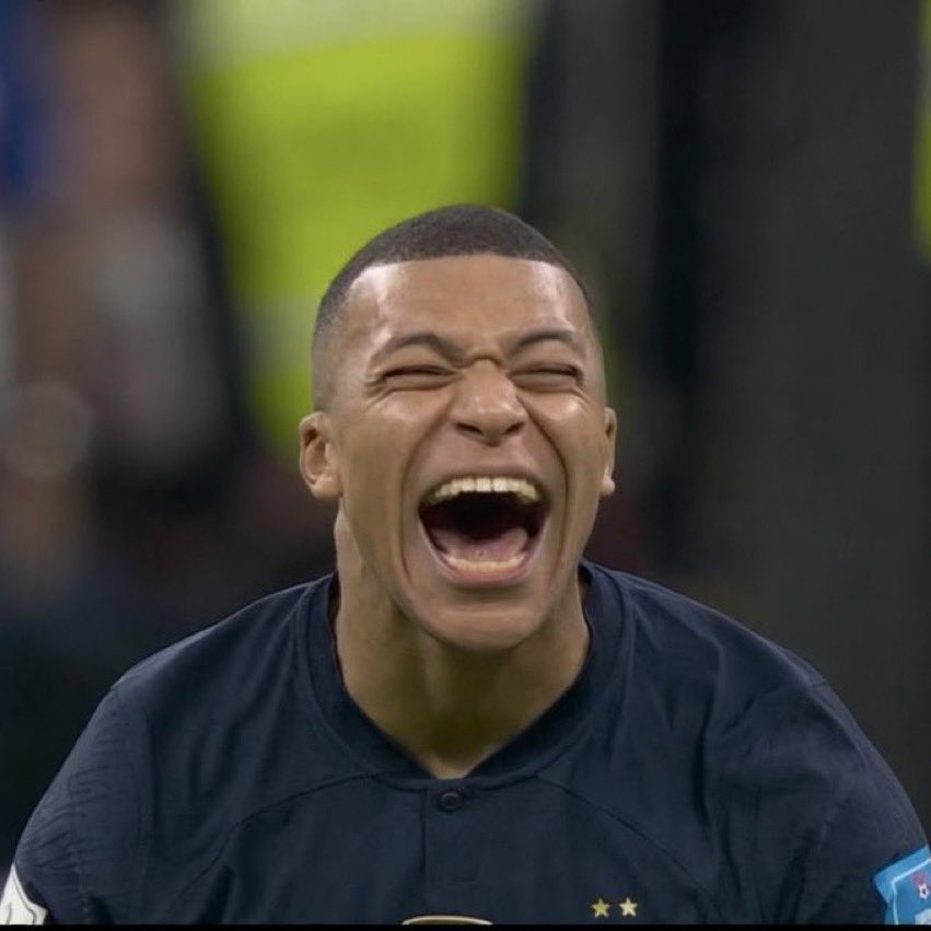 RoyalDutchiie's tweet photo. This is me right now #loveisland https://t.co/QMlp3cZoZ5