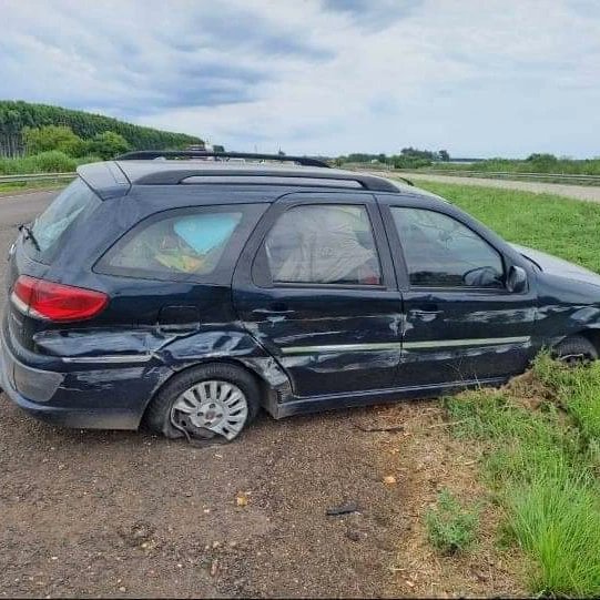 patobecerra7's tweet image. 🔴 #Ubajay || Accidente de Tránsito  en el km 183 de la Autovía Gervasio Artigas

En horas del mediodía, Personal de Comisaría Ubajay intervino en un accidente de tránsito, ocurrido en el km 183 de la Autovía José Gervasio Artigas, lugar donde por causas que se tratan de