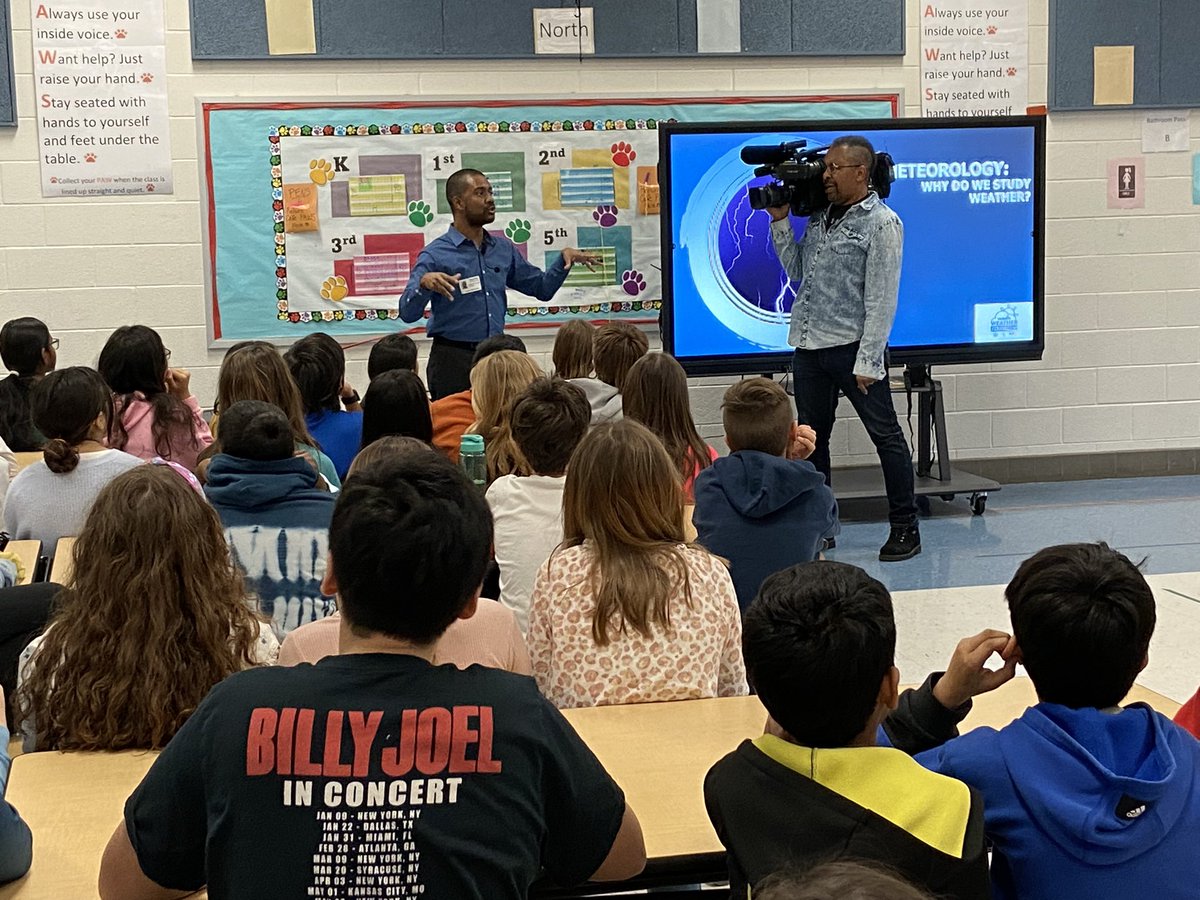 agmteach's tweet photo. @LCPSLegacy  Fun day in Fifth with the weather crew from #WUSA9 and using Makey-makey with our handmade instruments. Beautiful music was made! @JLoganMcIntoshV https://t.co/SkdszzzzvU