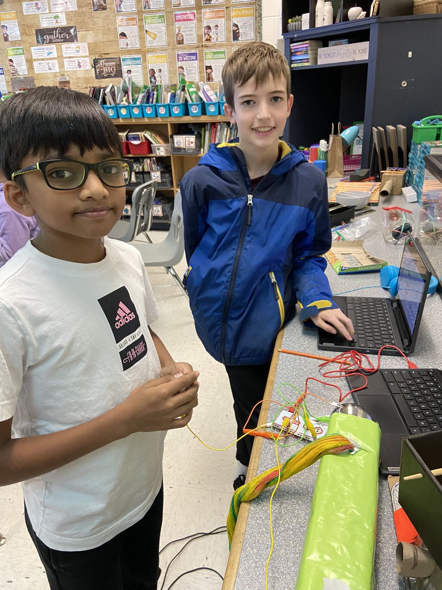 agmteach's tweet photo. @LCPSLegacy  Fun day in Fifth with the weather crew from #WUSA9 and using Makey-makey with our handmade instruments. Beautiful music was made! @JLoganMcIntoshV https://t.co/SkdszzzzvU