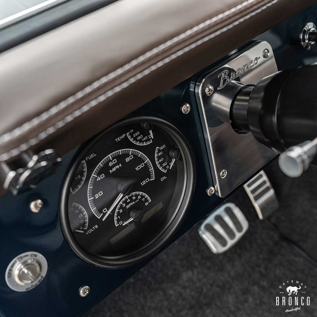 GatewayBronco's tweet photo. Make every mile a memory. Bespoke interiors blend modern comfort with timeless design.
-
#gatewaybronco #fordbronco #classicford #custombronco #classiccars #dreamcar #luxurycars #vintagecars https://t.co/NVLkjQ2eZY