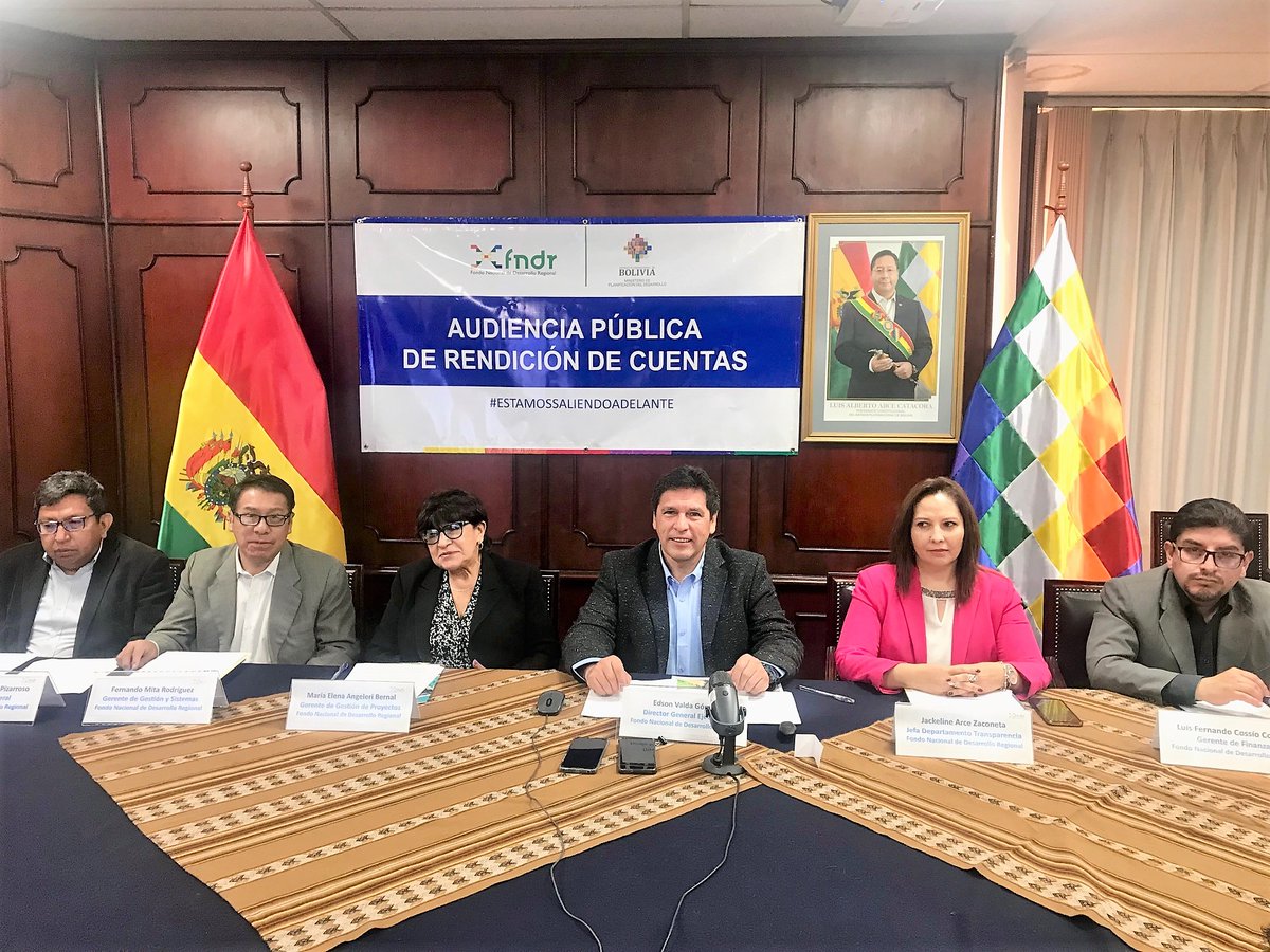 FNDR_Bolivia's tweet photo. El #FNDR presentó su Rendición Pública de Cuentas 2022 destacando: ejecución del 96% de inversión pública, financiamientos con el #Farip, por Bs. 503 MM, entrega de proyectos que beneficiaron a 250 mil personas, Cartera de Bs. 5.680 MM y Mora del 1,1%
#EstamosSaliendoAdelante https://t.co/5MuIOnm8y6